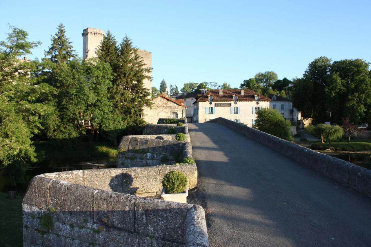 Hostellerie Les Griffons Bourdeilles Kültér fotó